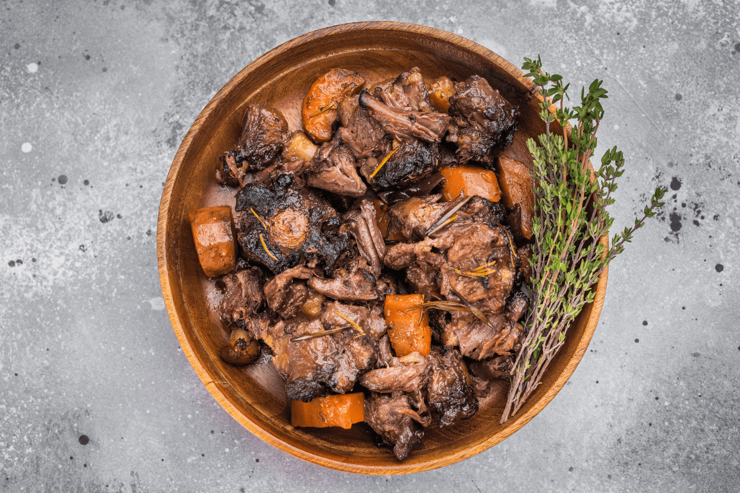 Hovězí líčka dušená na tmavém pivu